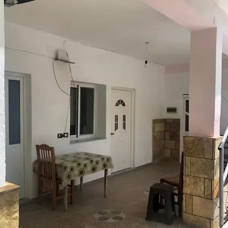Apartment Albi's